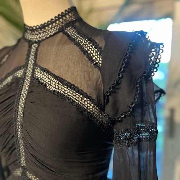 Vintage Vixenz - Picture 2 of 7